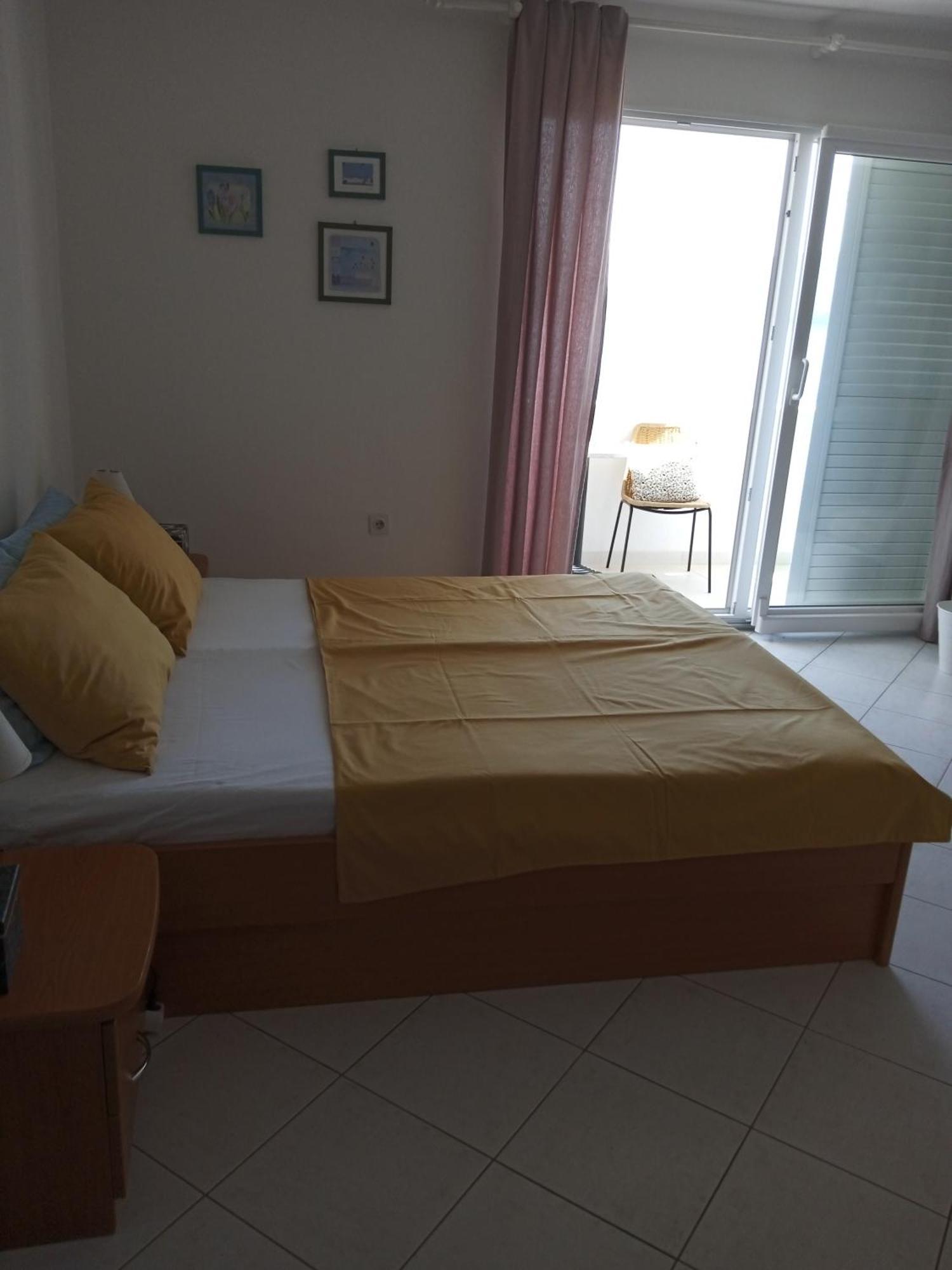 Apartmani More Komarna Eksteriør billede