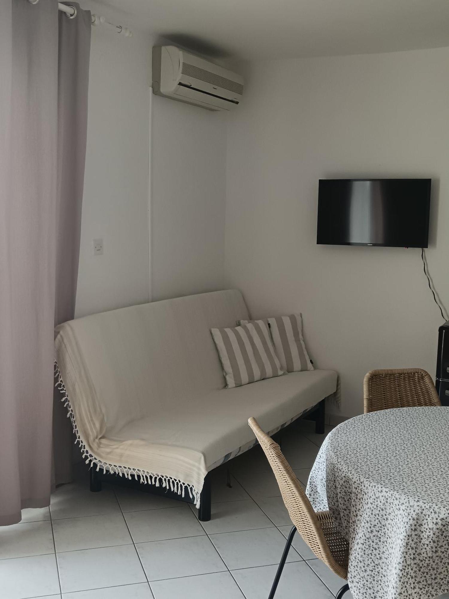 Apartmani More Komarna Eksteriør billede