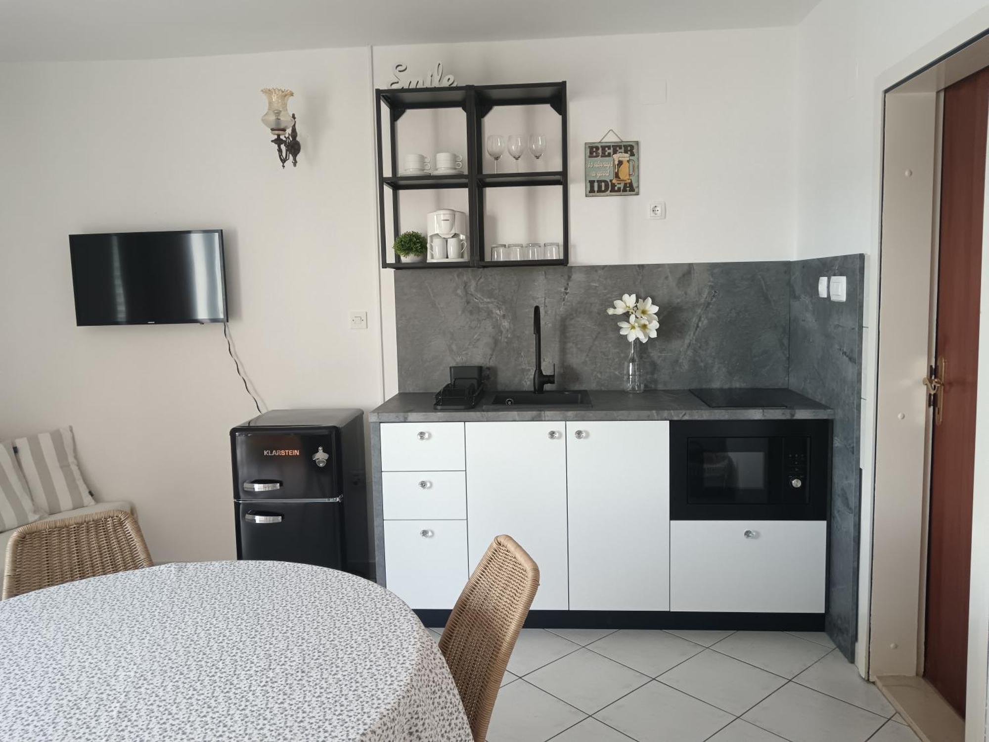 Apartmani More Komarna Eksteriør billede